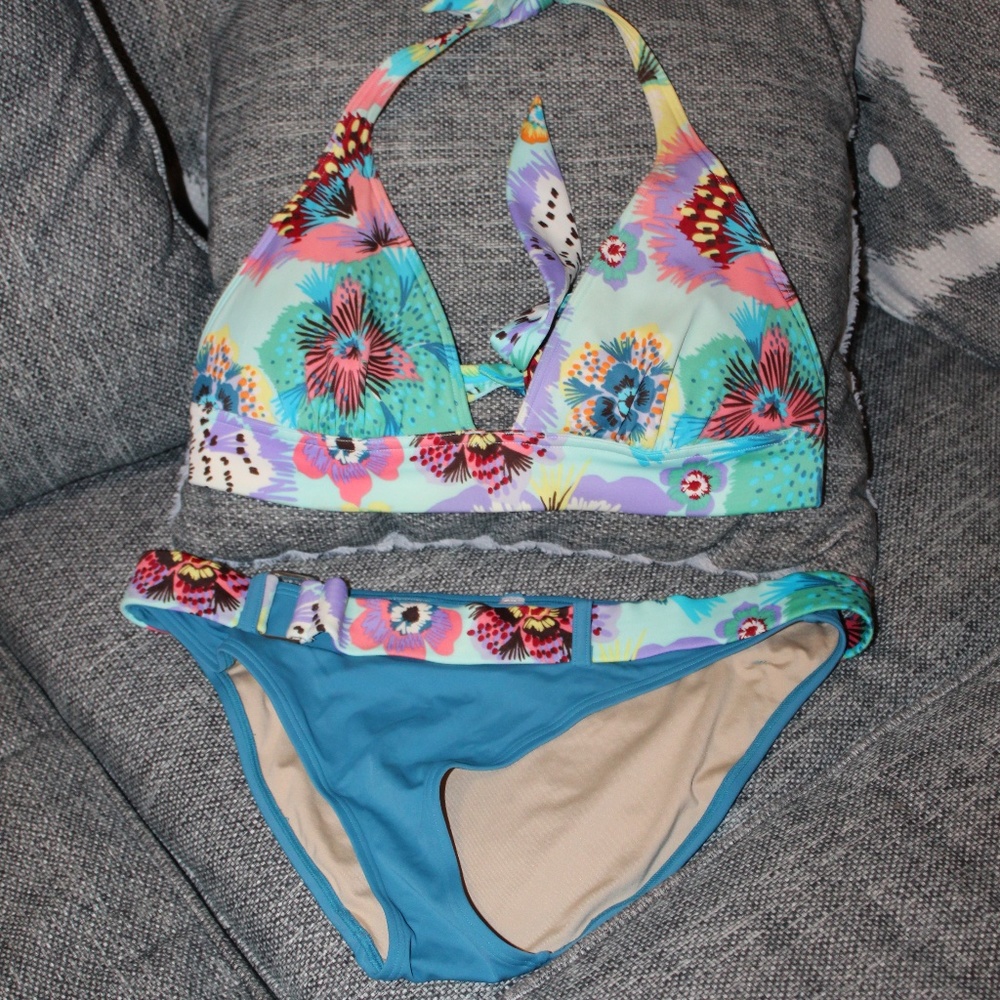 Victoria Secrets Floral Print 2-piece Halter Top & Bikini Bottom Swimsuit. Sz. L